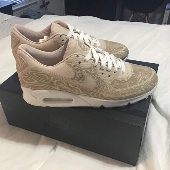 NIB NIKE AIR MAX 90 QS LASER